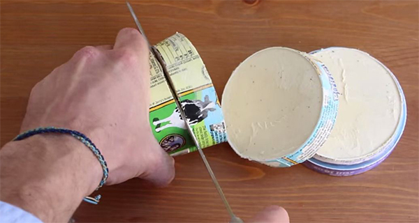 He Cut The Ice Cream Cup With A Knife, And What Happened Next Is Fantastic!