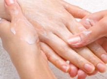 She Puts Baking Soda on Her Hands. The Result - Amazing!